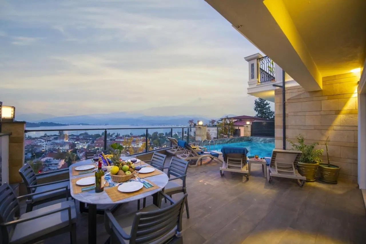 Villa Porto- 3 Bedrom Private Pool Holiday Villa 费特希耶